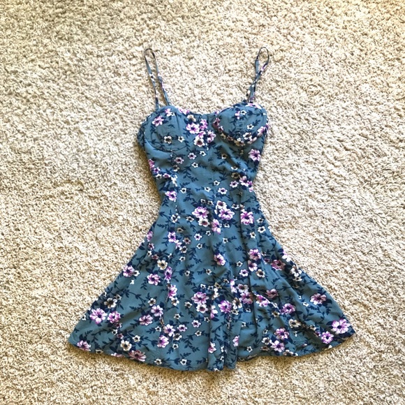 American Eagle Outfitters Dresses & Skirts - American Eagle floral summer dress